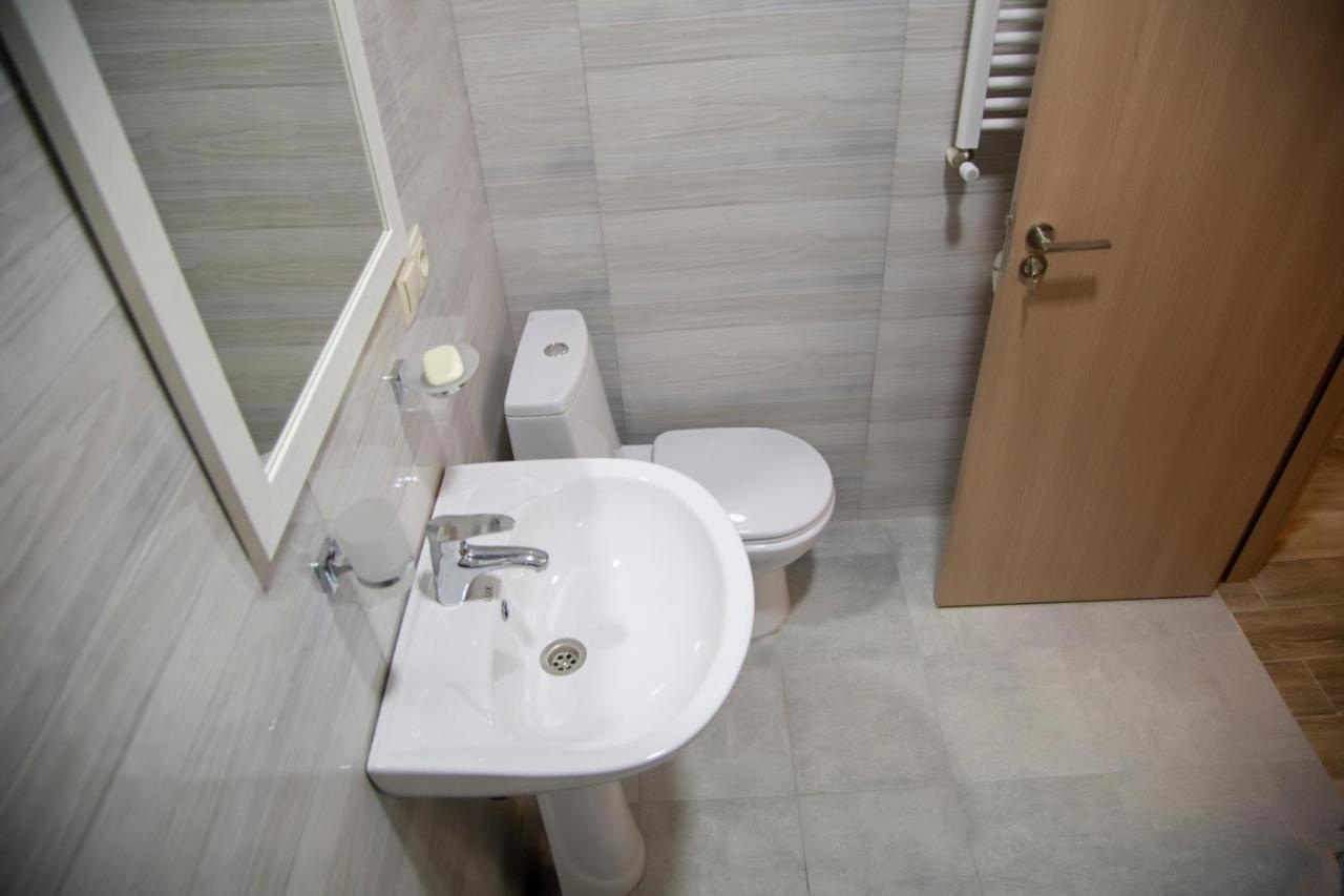 Hotel Triston Tbilisi Esterno foto