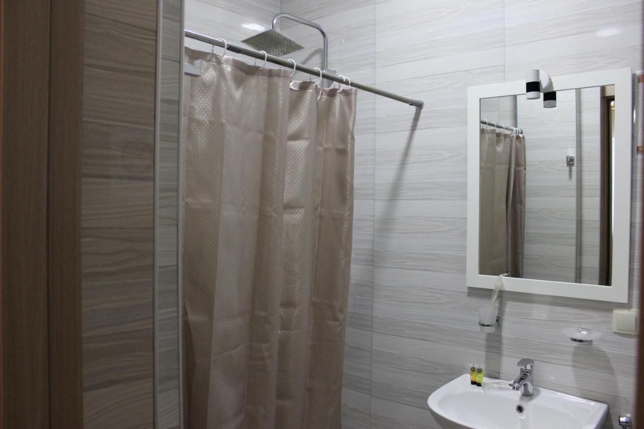 Hotel Triston Tbilisi Esterno foto