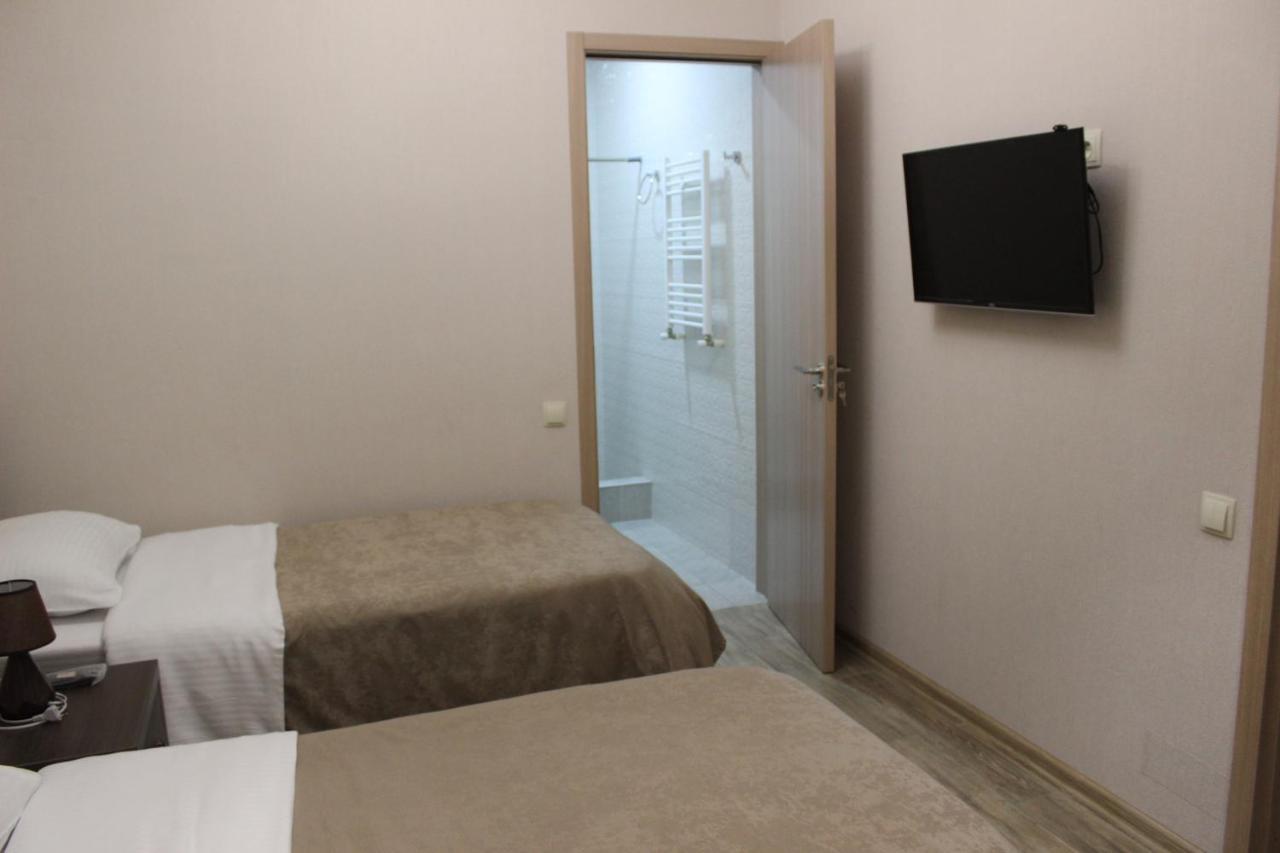 Hotel Triston Tbilisi Esterno foto