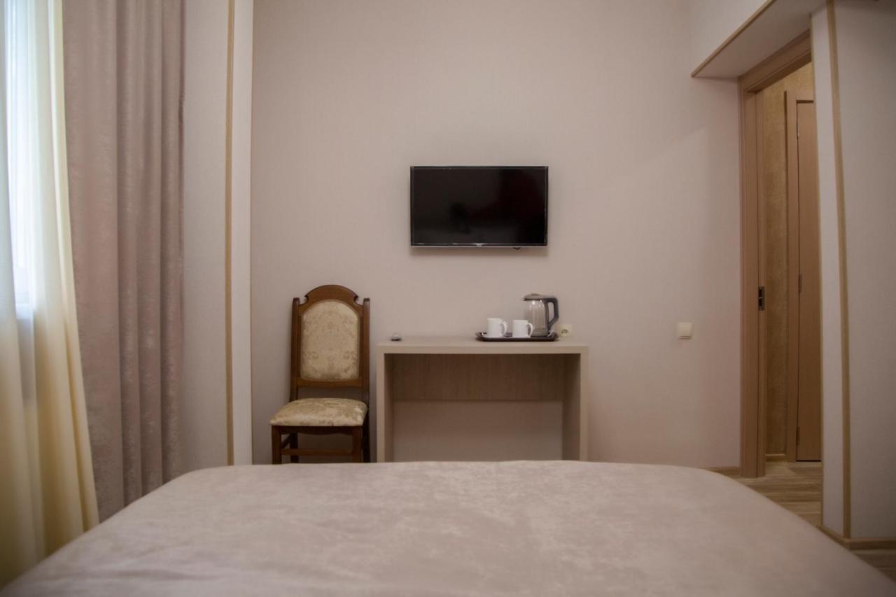Hotel Triston Tbilisi Esterno foto