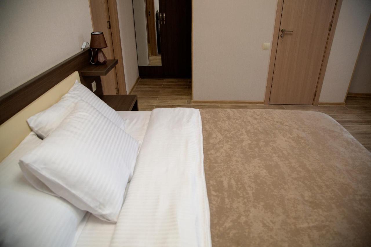 Hotel Triston Tbilisi Esterno foto