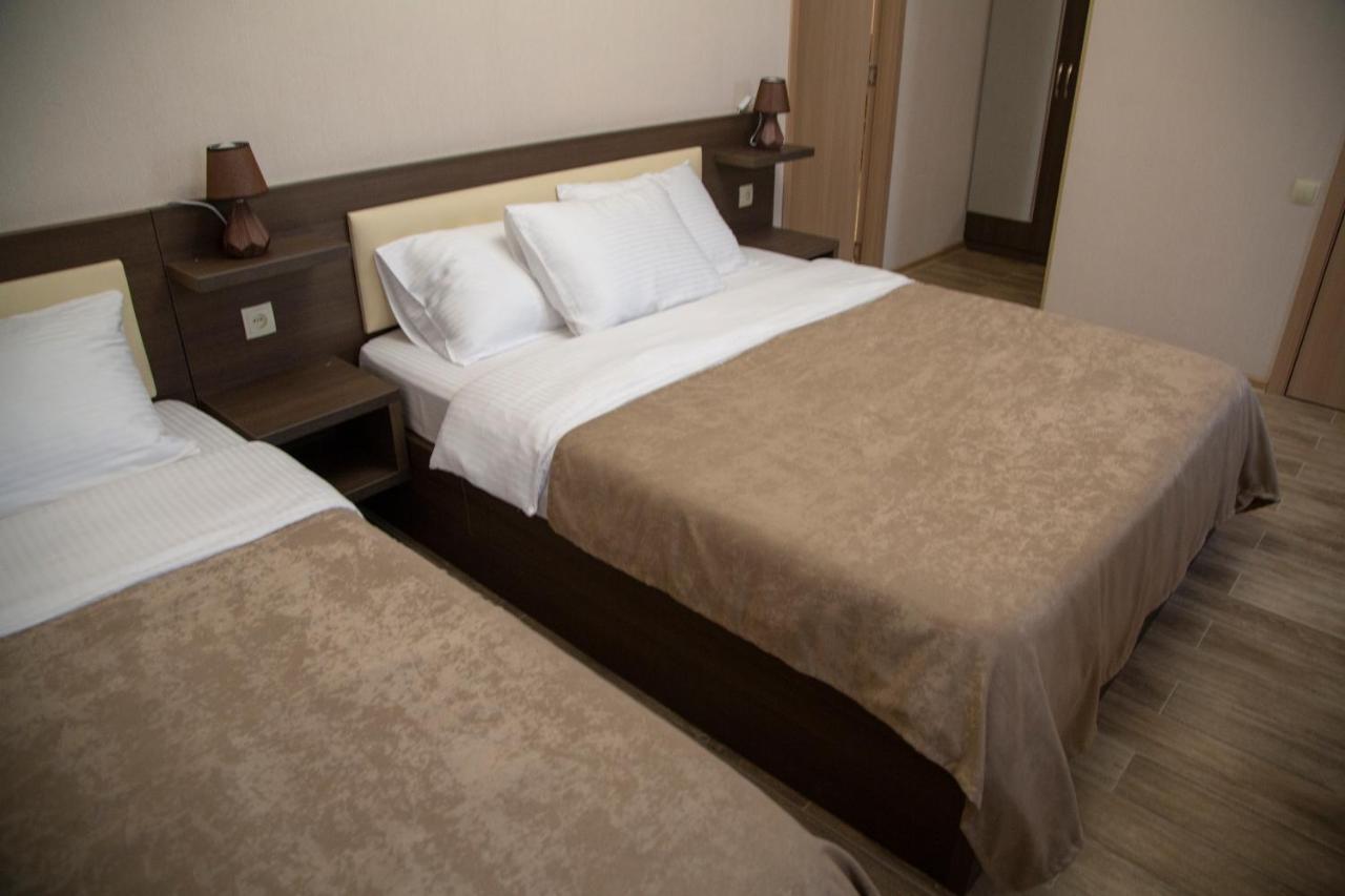 Hotel Triston Tbilisi Esterno foto