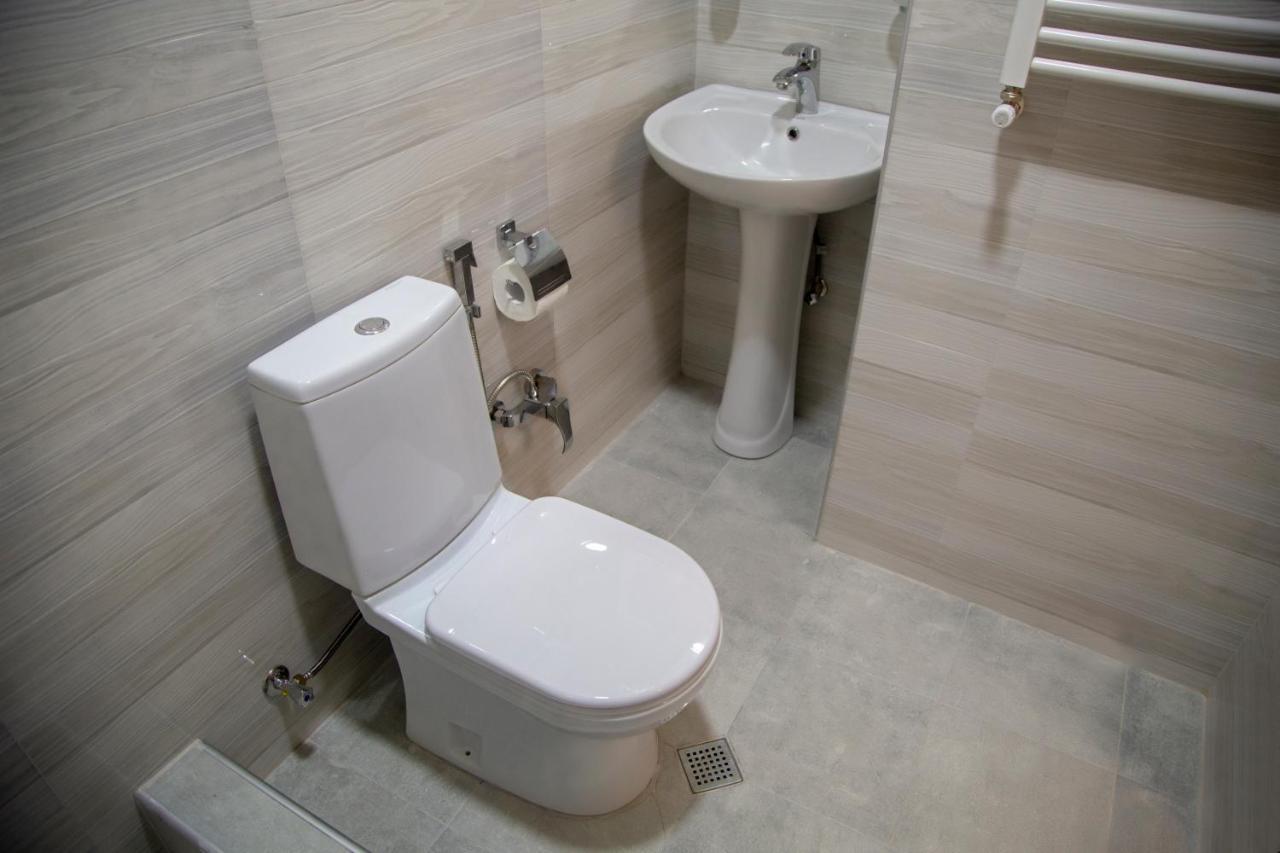 Hotel Triston Tbilisi Esterno foto