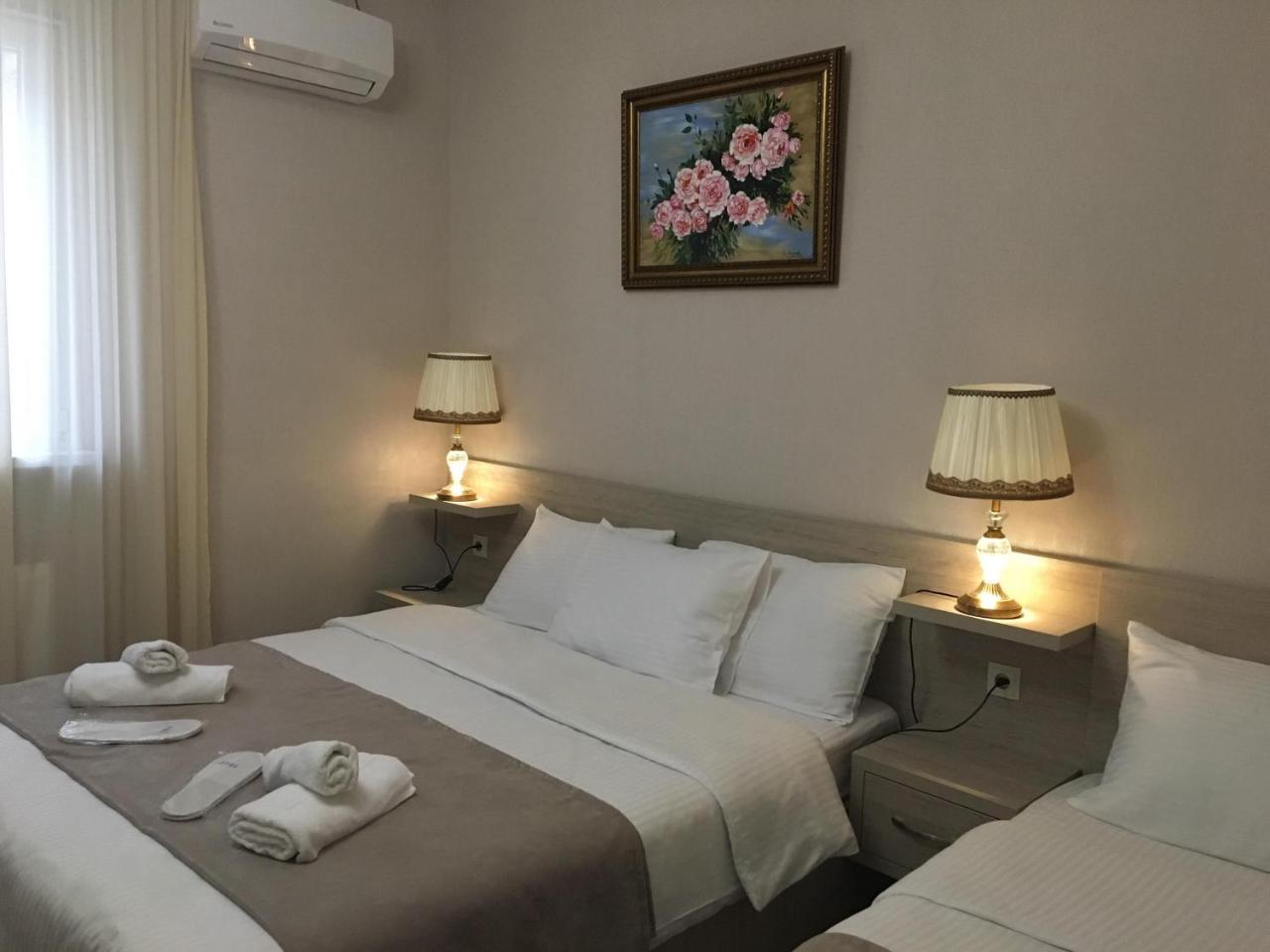Hotel Triston Tbilisi Esterno foto
