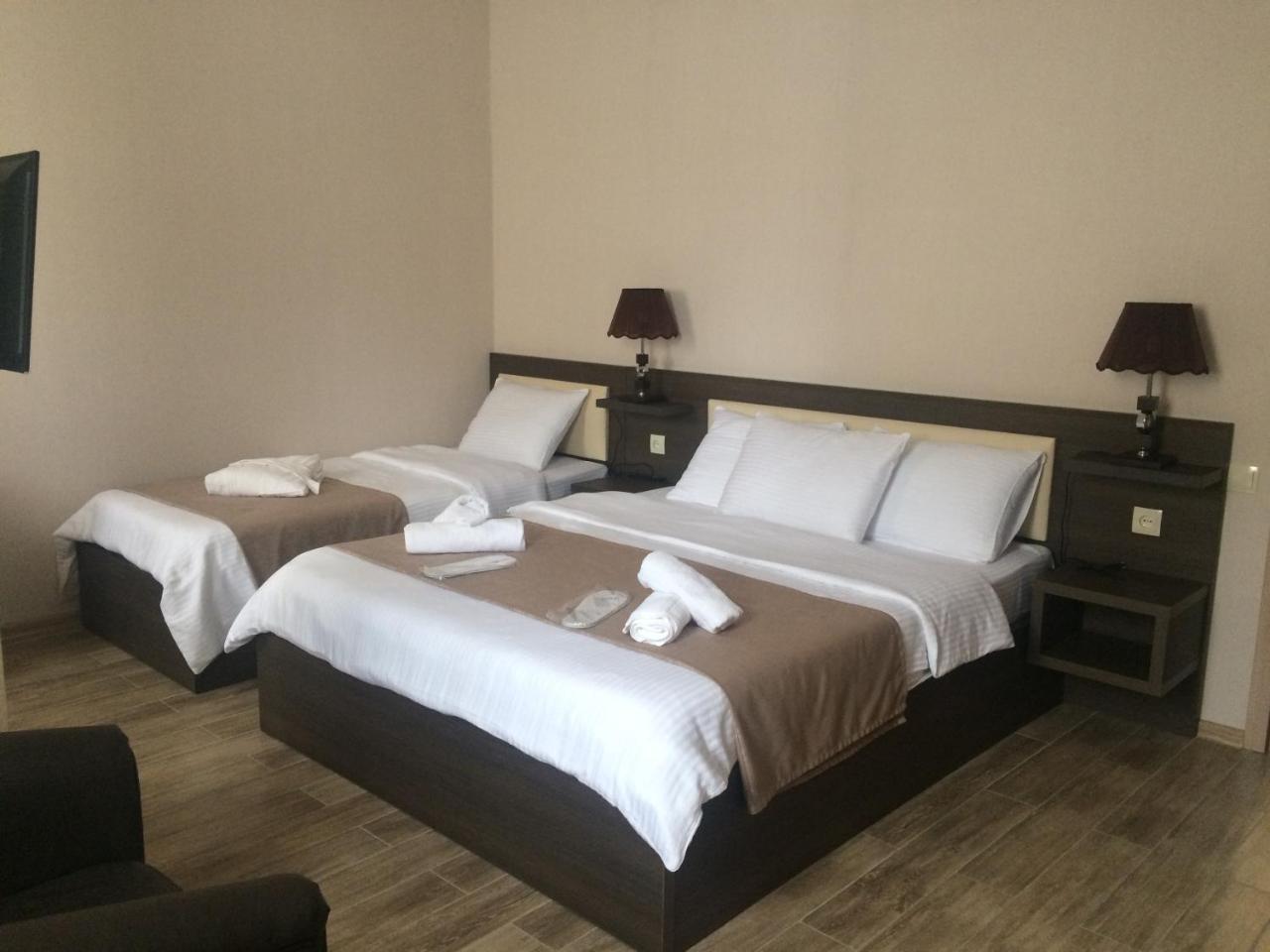 Hotel Triston Tbilisi Esterno foto